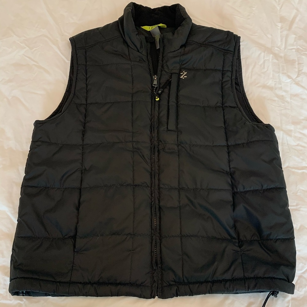 Men’s size Large Izod PerformX black bubble vest